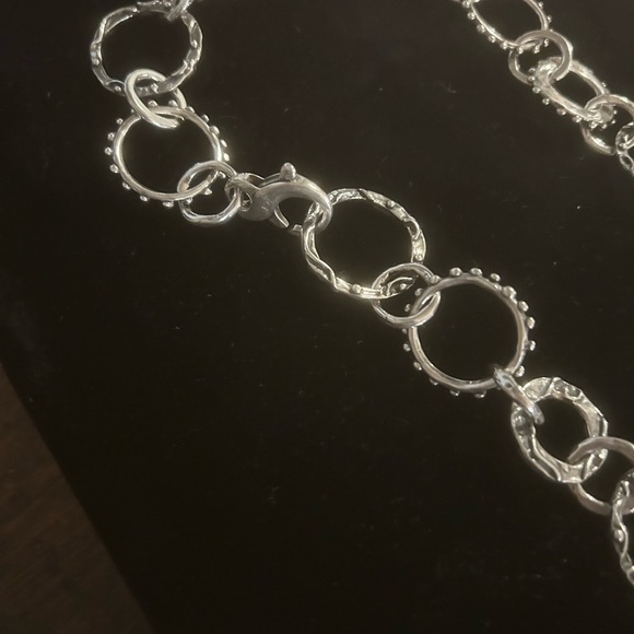 Striking 925 Sterling Silver Stamped Designer Looped Necklace. Very unique! - Picture 7 of 16